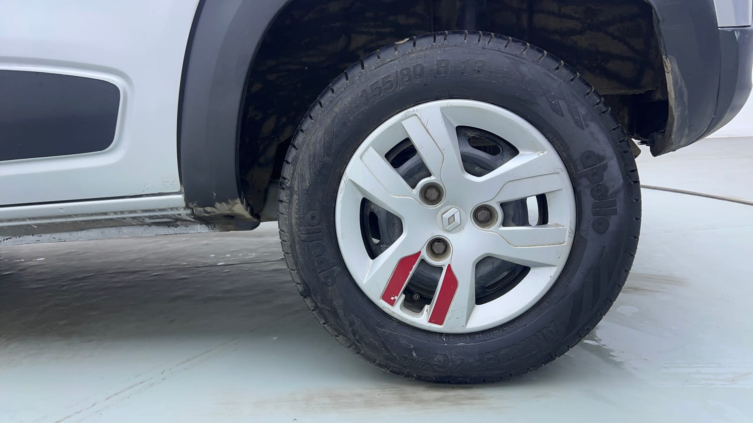 Used 2017 Renault Kwid RXT Petrol Manual tyres LEFT REAR TYRE RIM VIEW