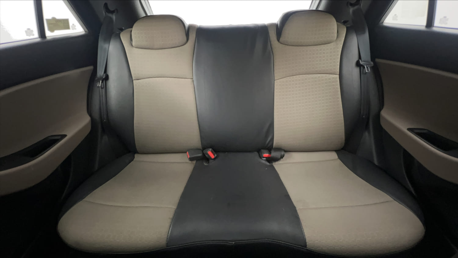 Used 2016 Hyundai Elite i20 Sportz 1.2 Petrol Manual interior REAR SEAT CONDITION VIEW