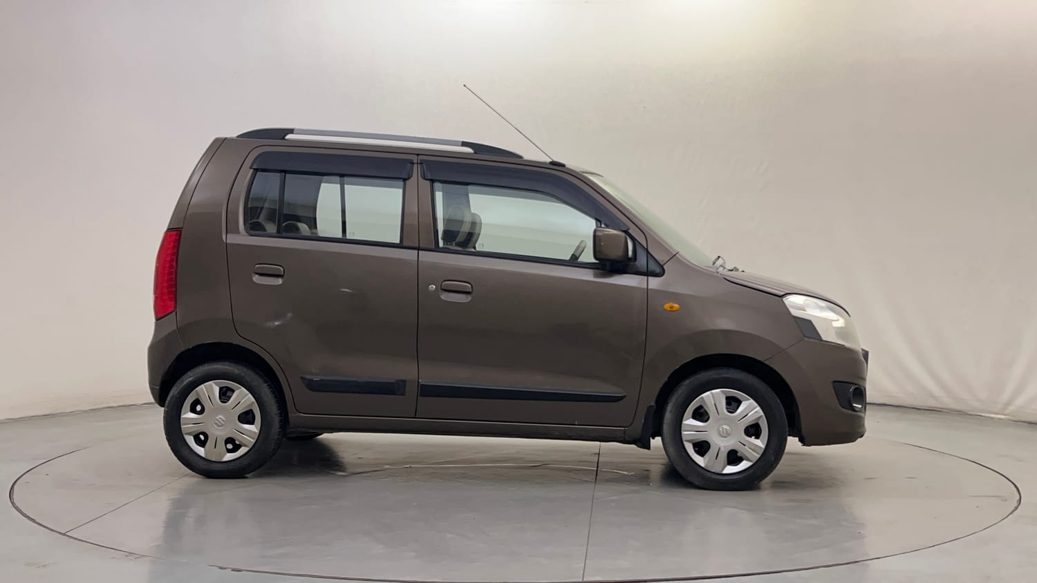 Used 2013 Maruti Suzuki Wagon R VXI Petrol Manual exterior RIGHT SIDE VIEW