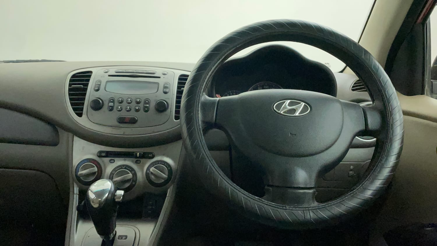 Used 2012 Hyundai i10 Sportz 1.2 AT Kappa2 Petrol Automatic interior STEERING VIEW