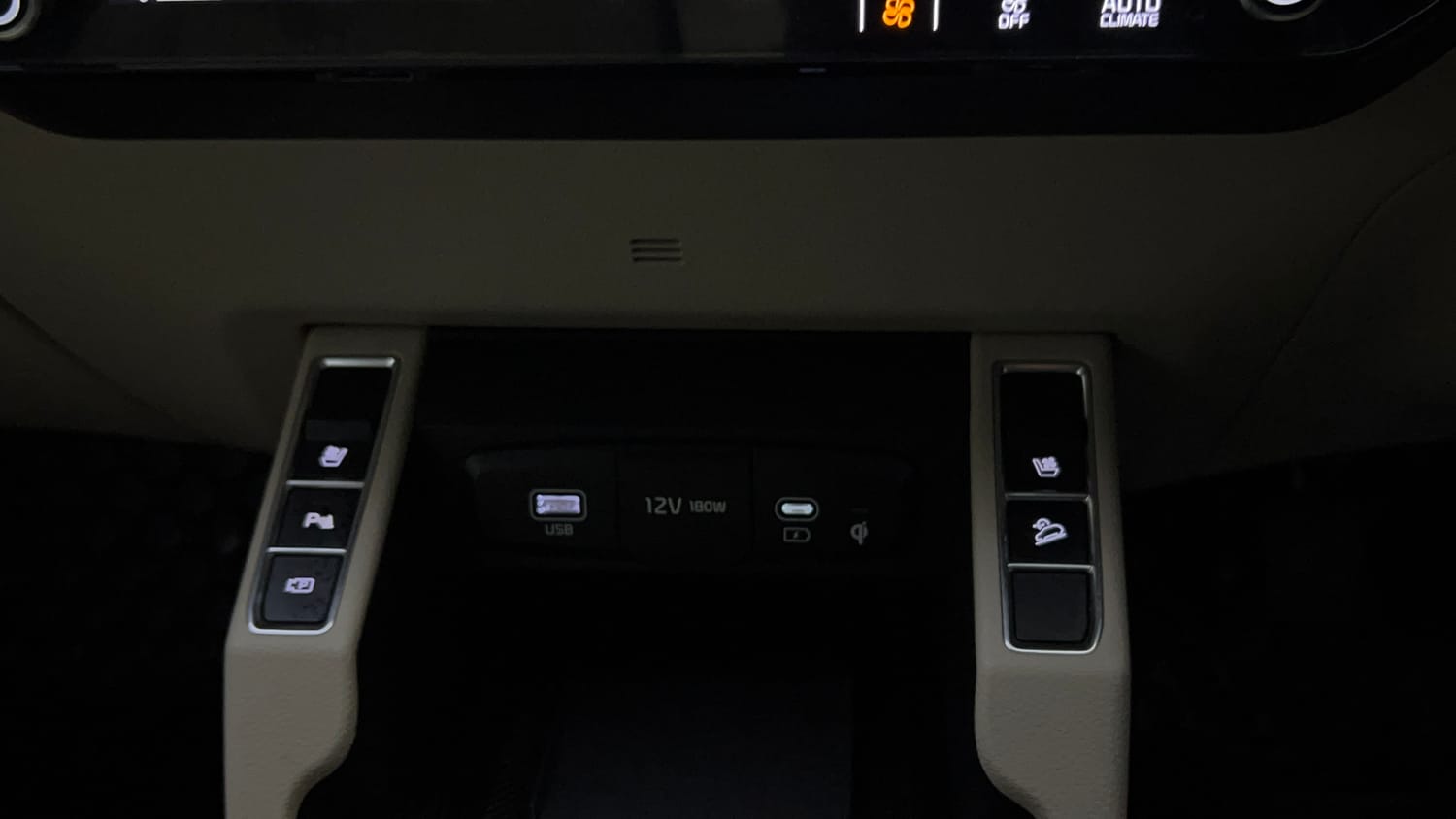 Used 2025 Kia Carens Clavis HTX Plus 1.5 Turbo Petrol 7STR MT Petrol Manual top_features Ventilated seats
