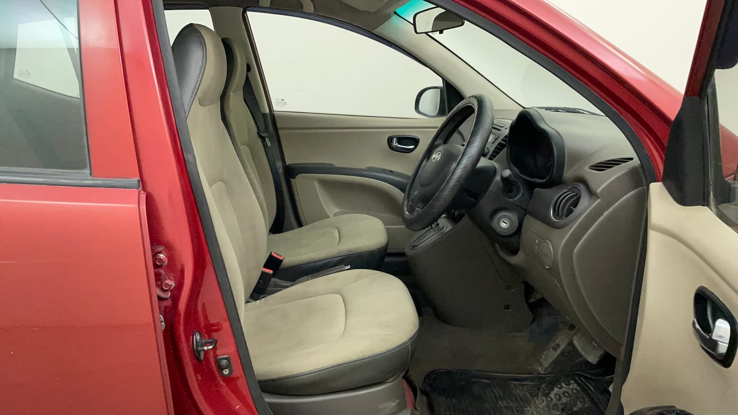 Used 2012 Hyundai i10 Sportz 1.2 AT Kappa2 Petrol Automatic interior RIGHT SIDE FRONT DOOR CABIN VIEW