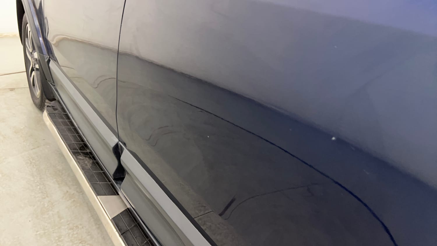 Used 2018 Tata Hexa XT 4x2 7 STR Diesel Manual dents MINOR DENT