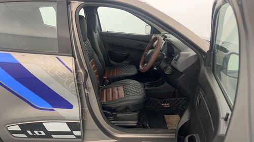 Used 2018 Renault Kwid 1.0 RXT AMT Opt Petrol Automatic interior RIGHT SIDE FRONT DOOR CABIN VIEW