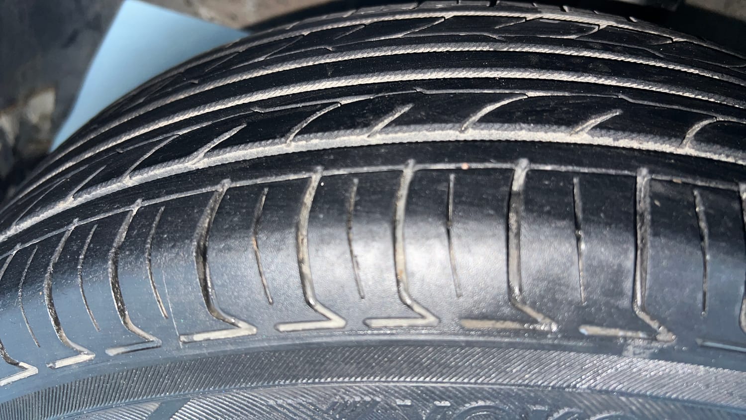 Used 2021 Hyundai Grand i10 Nios Magna 1.2 Kappa VTVT Petrol Manual tyres LEFT FRONT TYRE TREAD VIEW