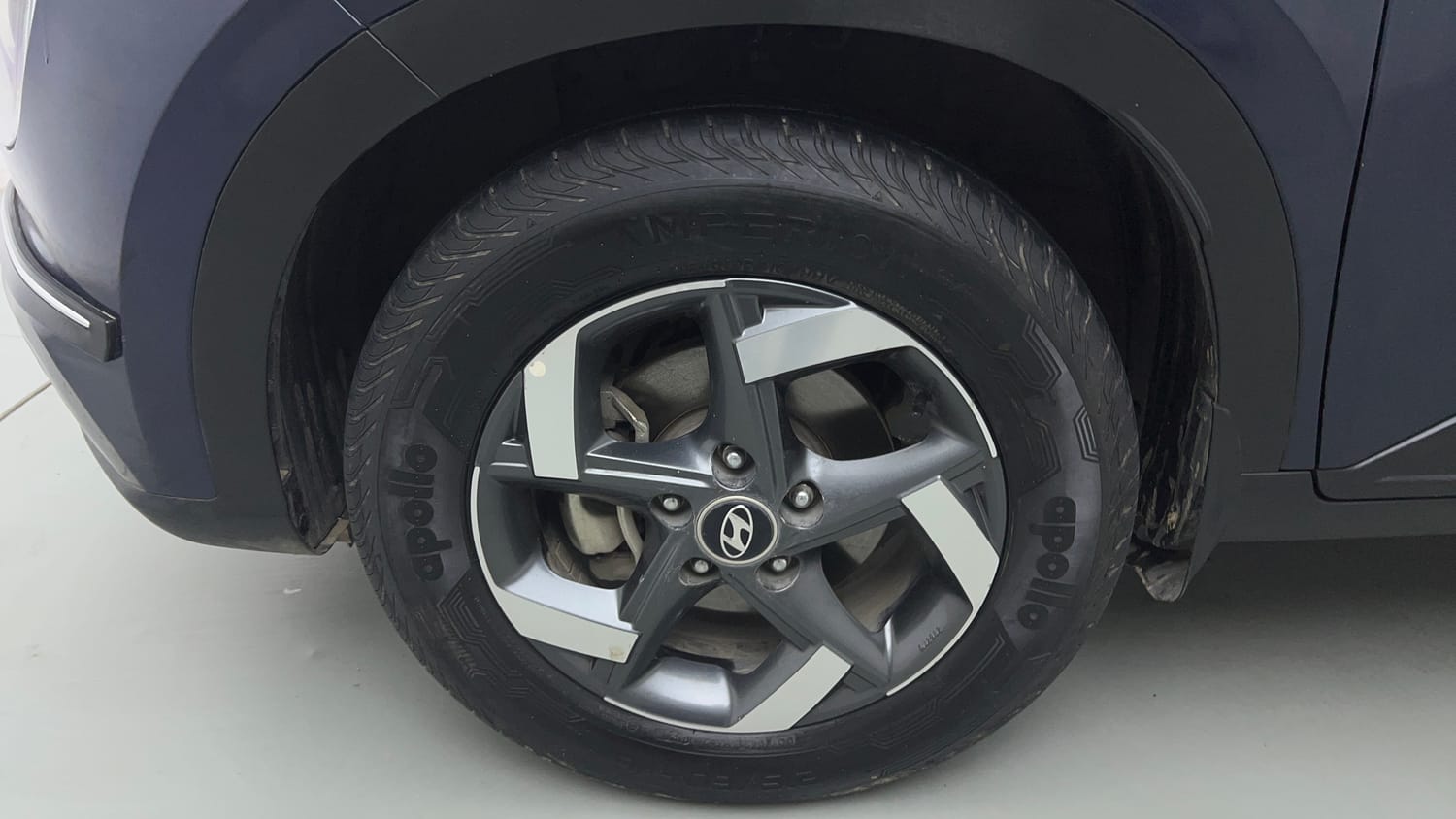 Used 2020 Hyundai Venue SX Plus 1.0 Turbo DCT Petrol Automatic tyres LEFT FRONT TYRE RIM VIEW