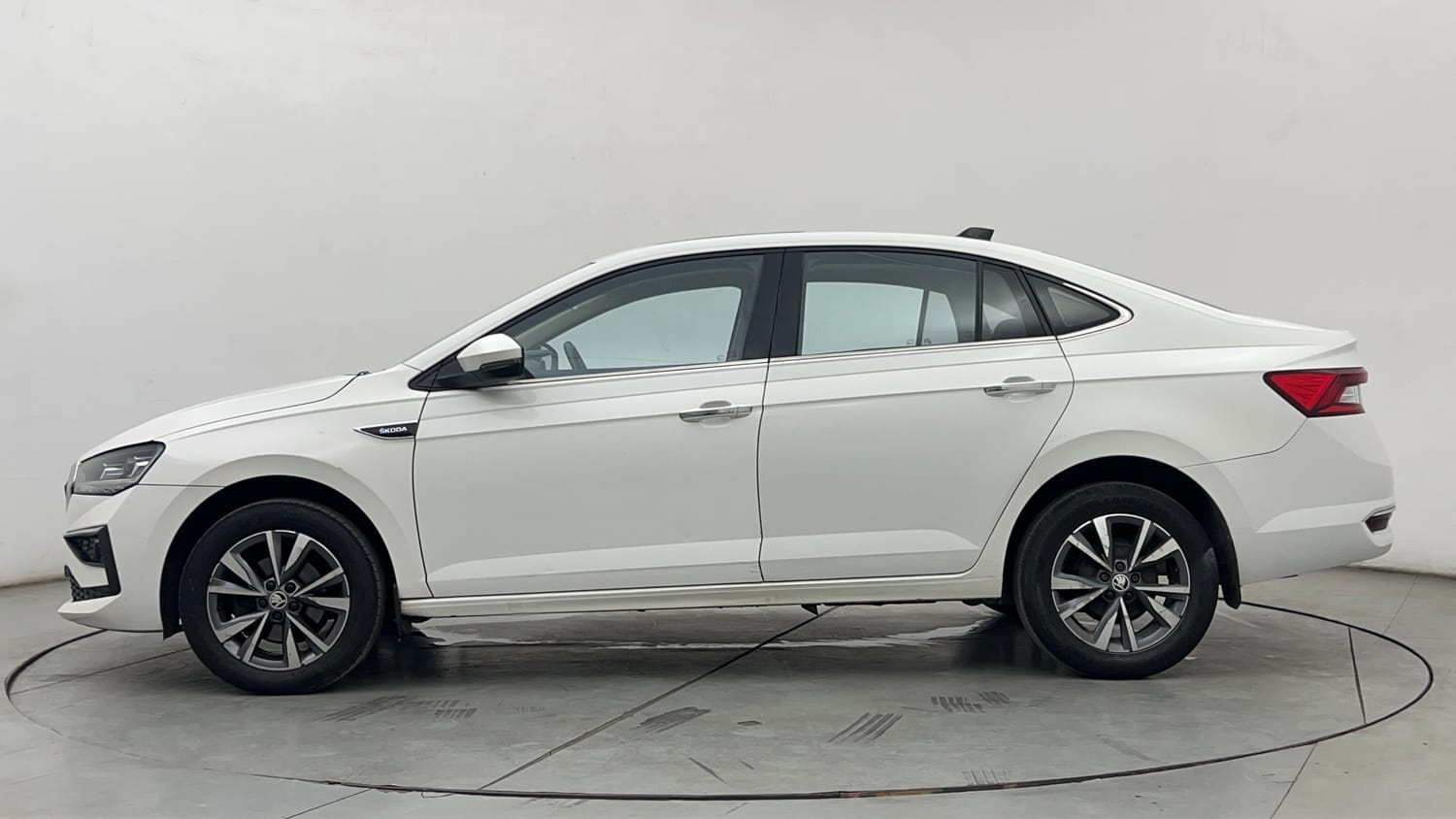 Used 2022 Skoda Slavia Style 1.0L TSI MT Petrol Manual exterior LEFT SIDE VIEW