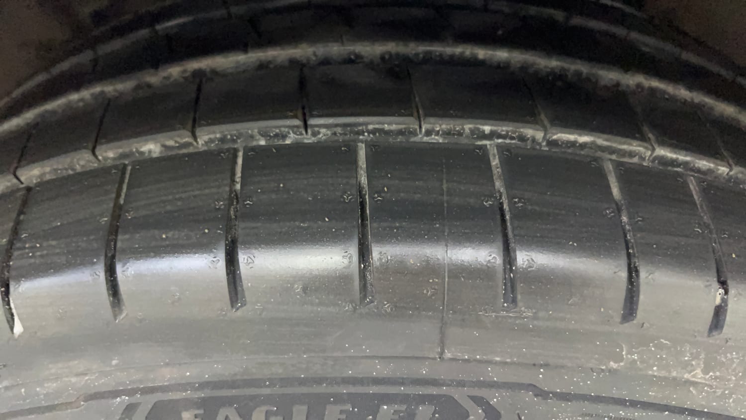 Used 2018 Audi Q7 45 TFSI Premium Plus Petrol Automatic tyres RIGHT FRONT TYRE TREAD VIEW