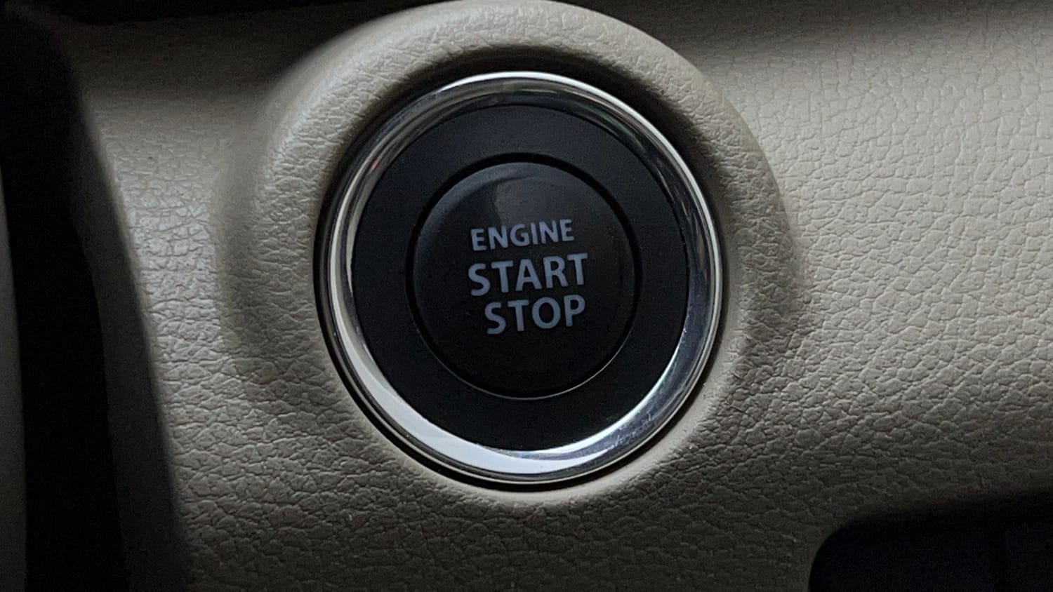 Used 2019 Maruti Suzuki New Ertiga ZXi Petrol Manual top_features Keyless start