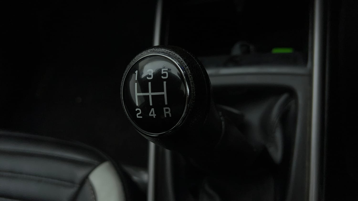 Used 2021 Maruti Suzuki Baleno Zeta Petrol Manual interior GEAR  KNOB VIEW