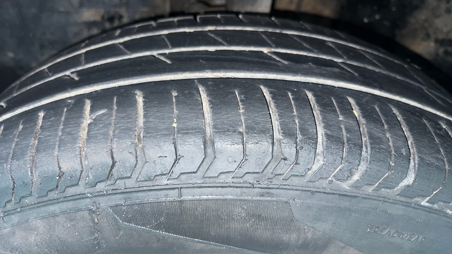 Used 2021 Tata Punch Adventure AMT Petrol Automatic tyres LEFT FRONT TYRE TREAD VIEW