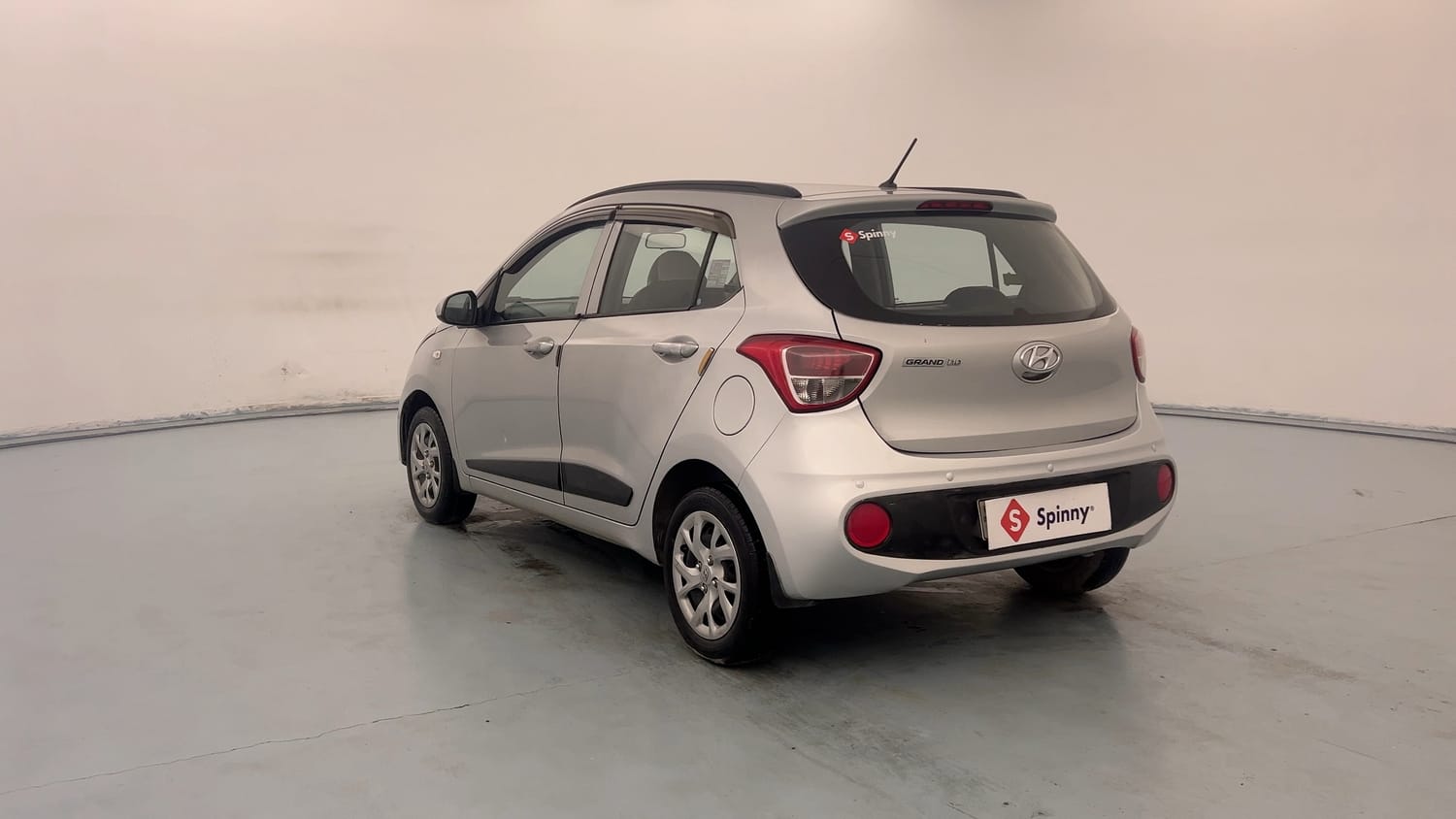 Used 2018 Hyundai Grand i10 Magna 1.2 Kappa VTVT Petrol Manual exterior LEFT REAR CORNER VIEW
