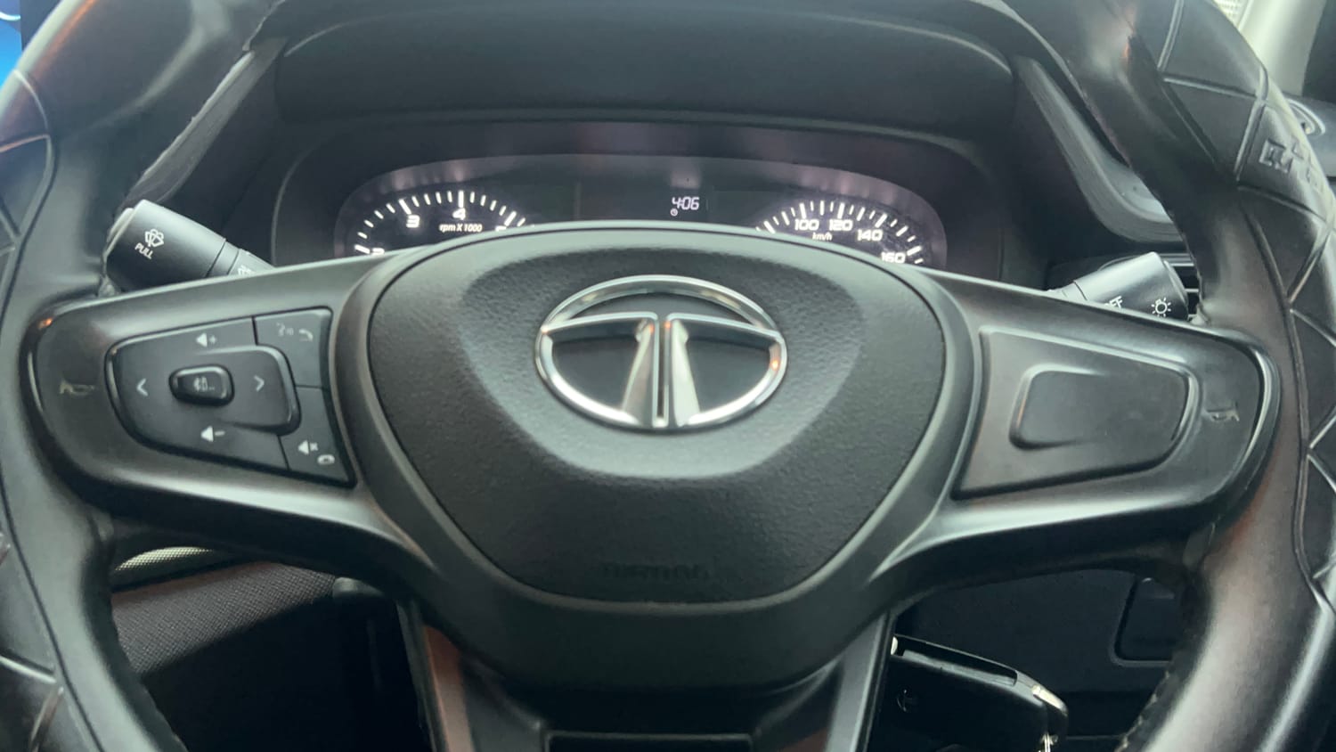 Used 2021 Tata Punch Adventure AMT Petrol Automatic top_features Steering mounted controls