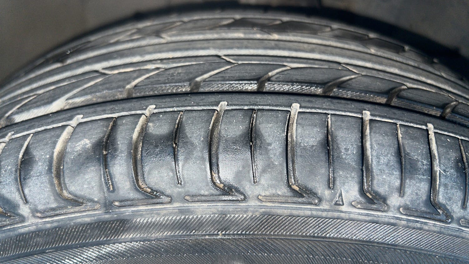 Used 2015 Honda Jazz VX Petrol Petrol Manual tyres RIGHT FRONT TYRE TREAD VIEW