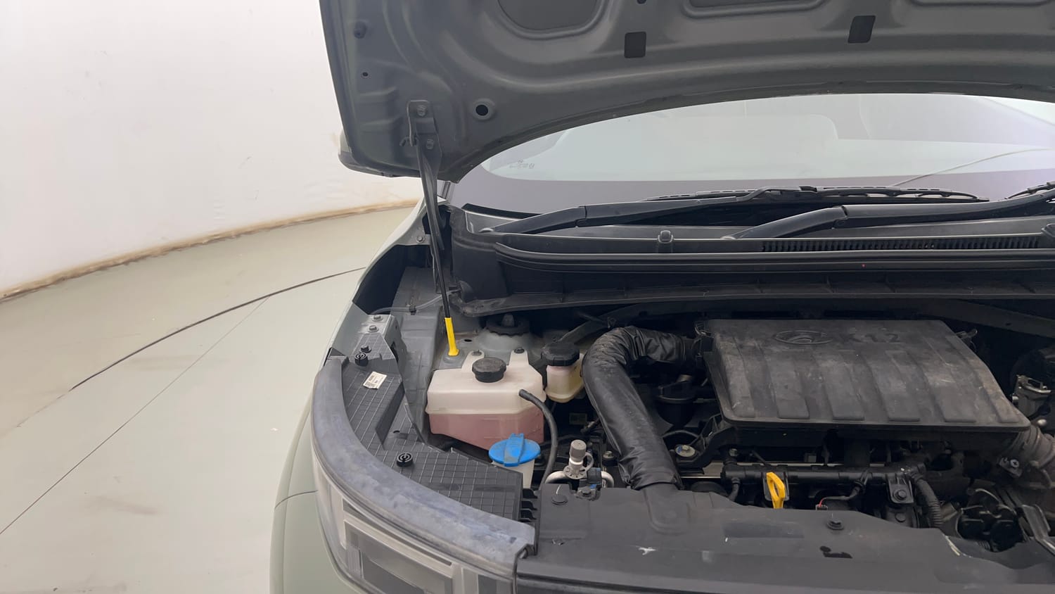 Used 2024 Hyundai Exter SX (O) Connect 1.2 AMT Petrol Automatic engine ENGINE RIGHT SIDE HINGE & APRON VIEW