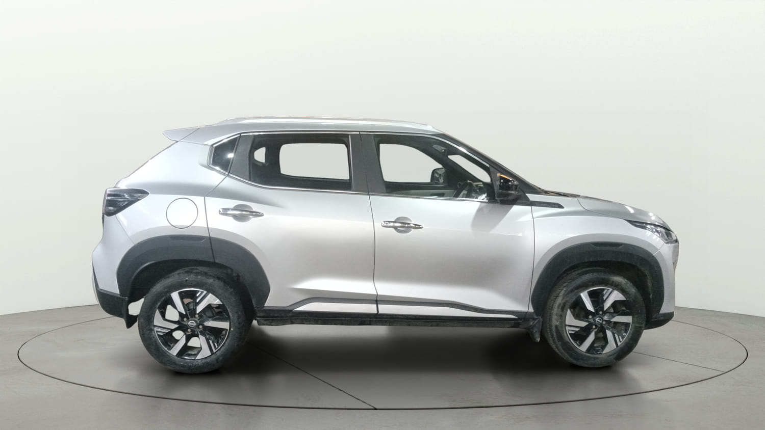 Used 2025 Nissan Magnite Tekna B4D 1.0 Petrol MT Petrol Manual exterior RIGHT SIDE VIEW