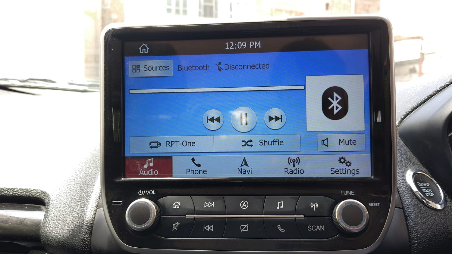 Used 2019 Ford EcoSport Titanium + 1.5L Ti-VCT AT Petrol Automatic top_features Touch screen infotainment system