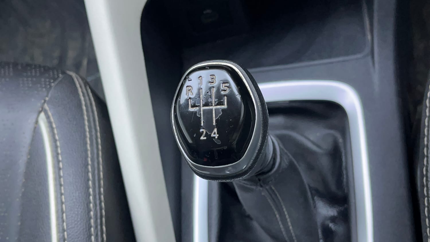 Used 2023 Nissan Magnite XV Petrol Manual interior GEAR  KNOB VIEW