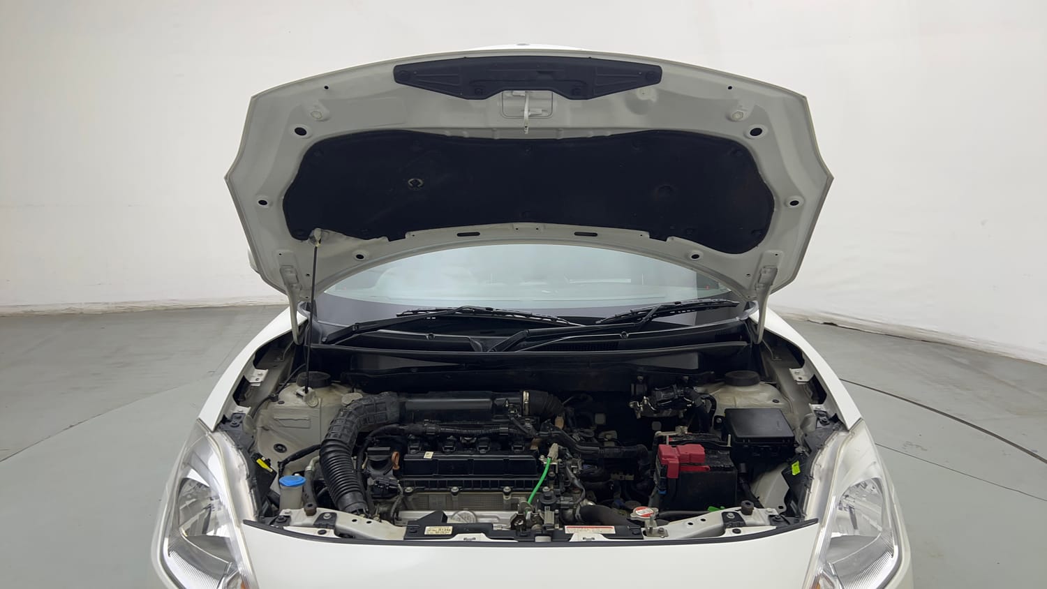 Used 2023 Maruti Suzuki Swift VXi Petrol Manual engine ENGINE & BONNET OPEN FRONT VIEW