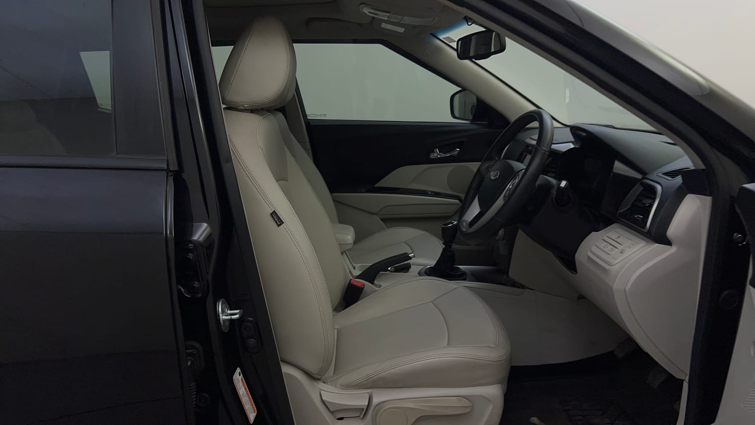 Used 2022 Mahindra XUV 300 W8 (O) 1.2 Petrol Petrol Manual interior RIGHT SIDE FRONT DOOR CABIN VIEW
