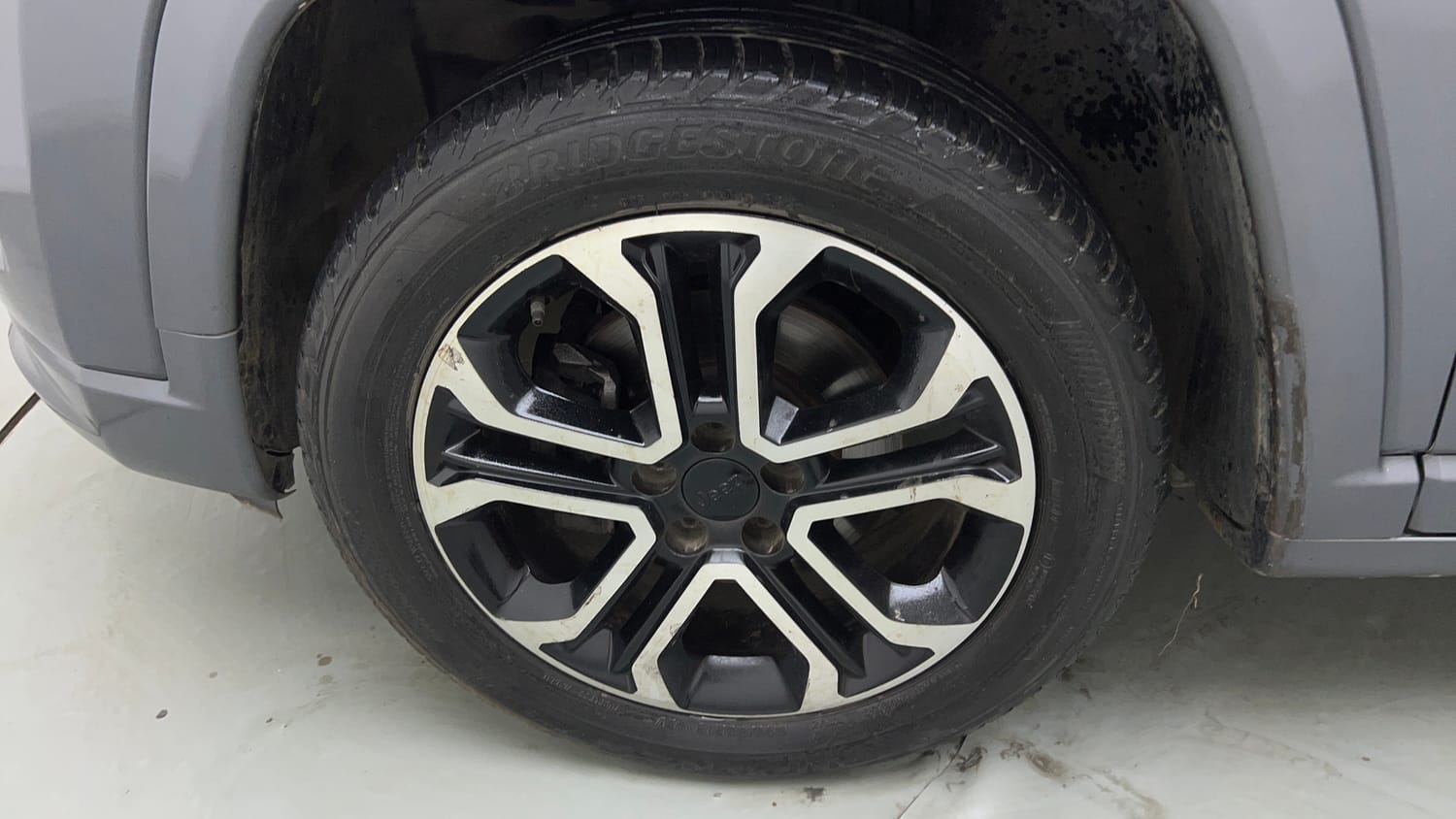 Used 2021 Jeep Compass Model S (O) 1.4 Petrol DCT Petrol Automatic tyres LEFT FRONT TYRE RIM VIEW