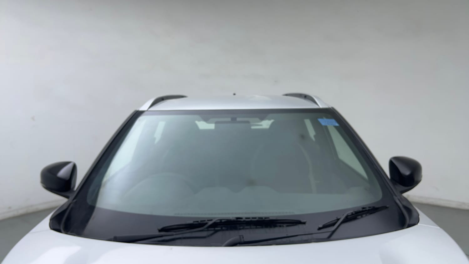Used 2021 Nissan Magnite XL Petrol Manual exterior FRONT WINDSHIELD VIEW