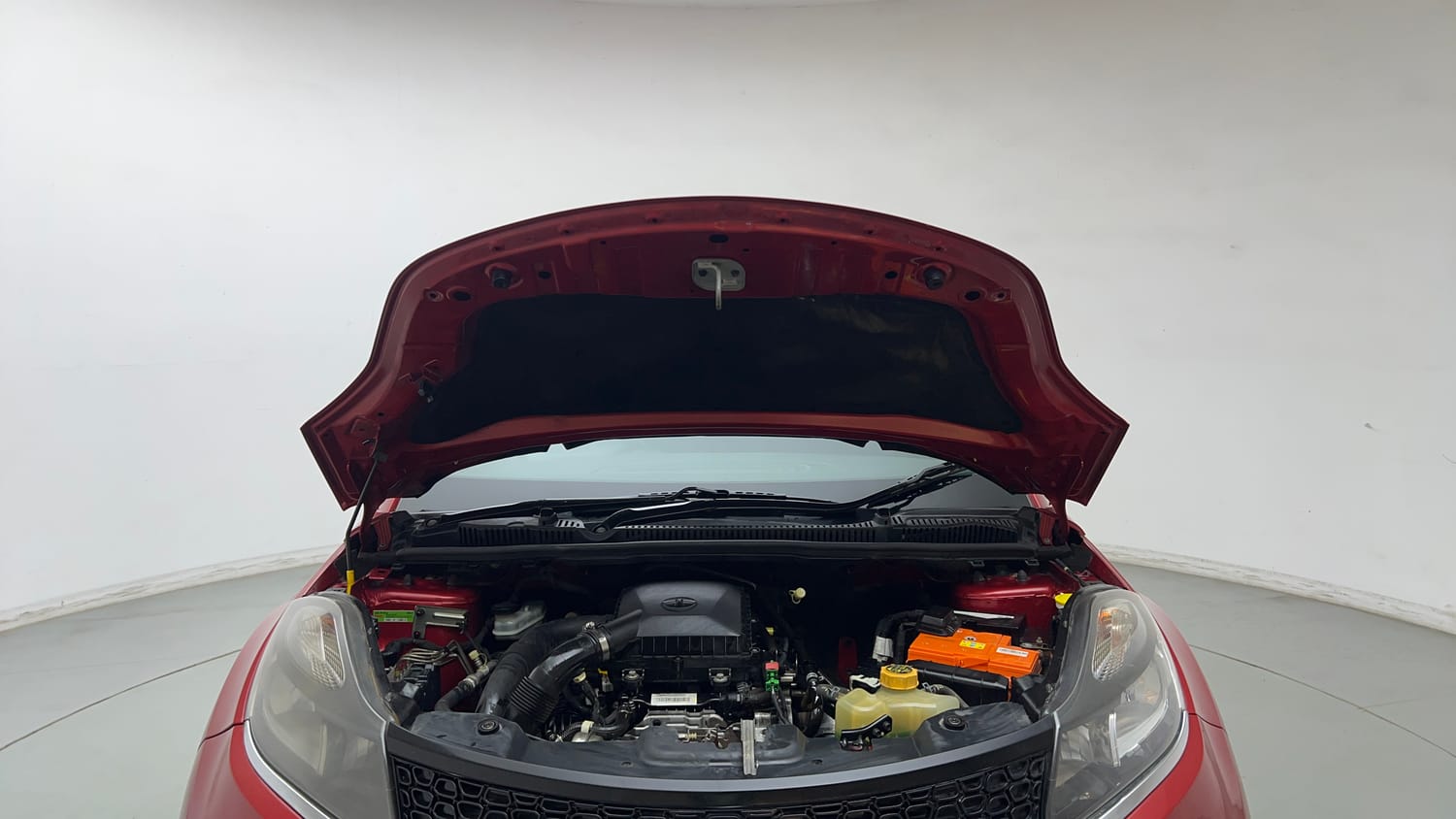 Used 2018 Tata Nexon XM Petrol Manual engine ENGINE & BONNET OPEN FRONT VIEW