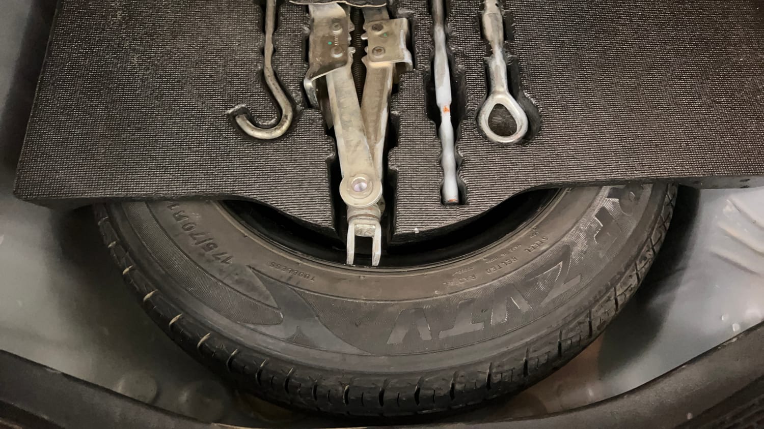 Used 2017 Honda Jazz V AT Petrol Petrol Automatic tyres SPARE TYRE VIEW