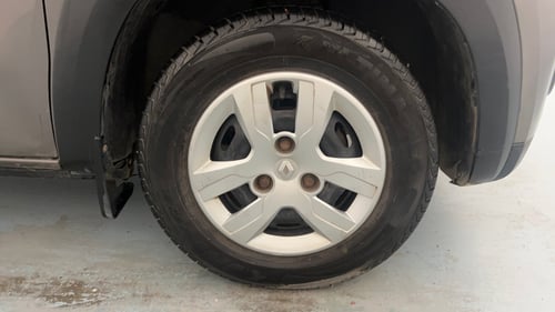 Used 2018 Renault Kwid 1.0 RXT AMT Opt Petrol Automatic tyres RIGHT FRONT TYRE RIM VIEW