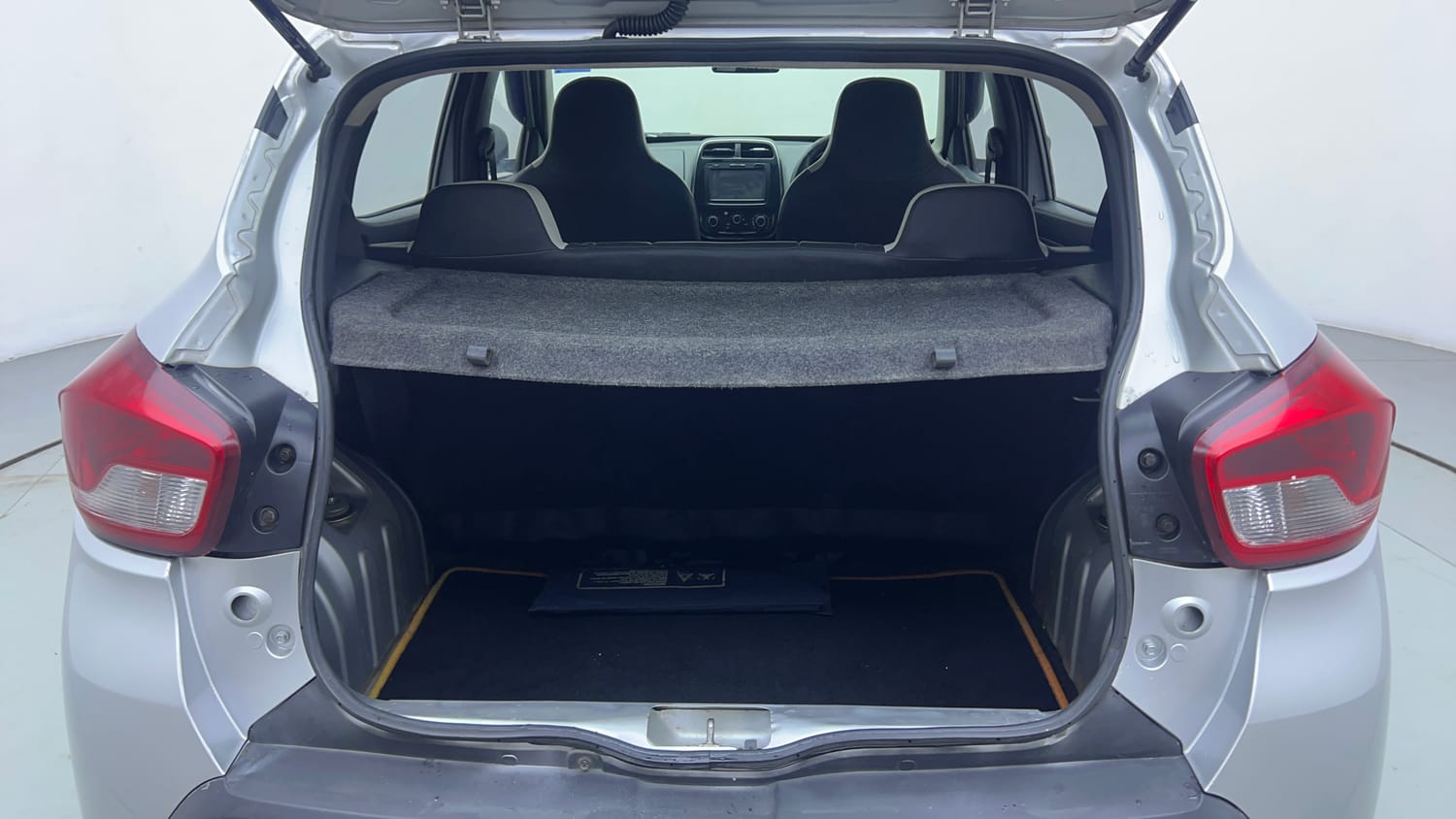 Used 2017 Renault Kwid RXT Petrol Manual interior DICKY INSIDE VIEW