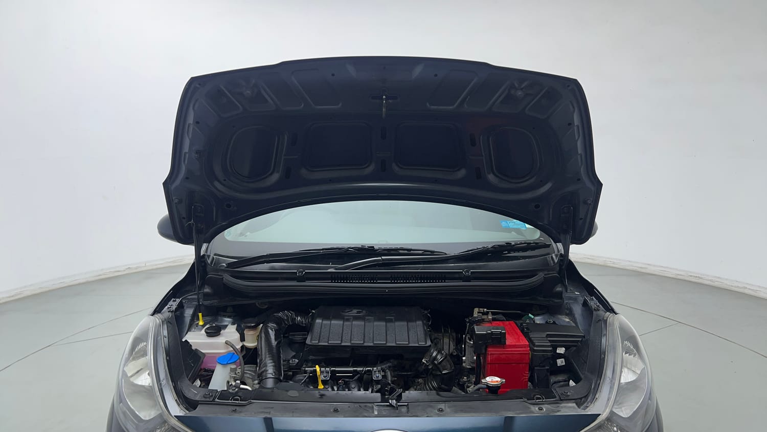 Used 2021 Hyundai Grand i10 Nios Magna 1.2 Kappa VTVT Petrol Manual engine ENGINE & BONNET OPEN FRONT VIEW