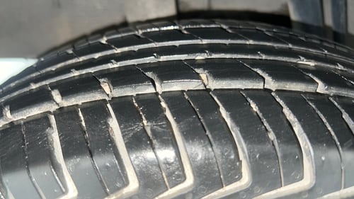 Used 2018 Renault Kwid 1.0 RXT AMT Opt Petrol Automatic tyres RIGHT REAR TYRE TREAD VIEW