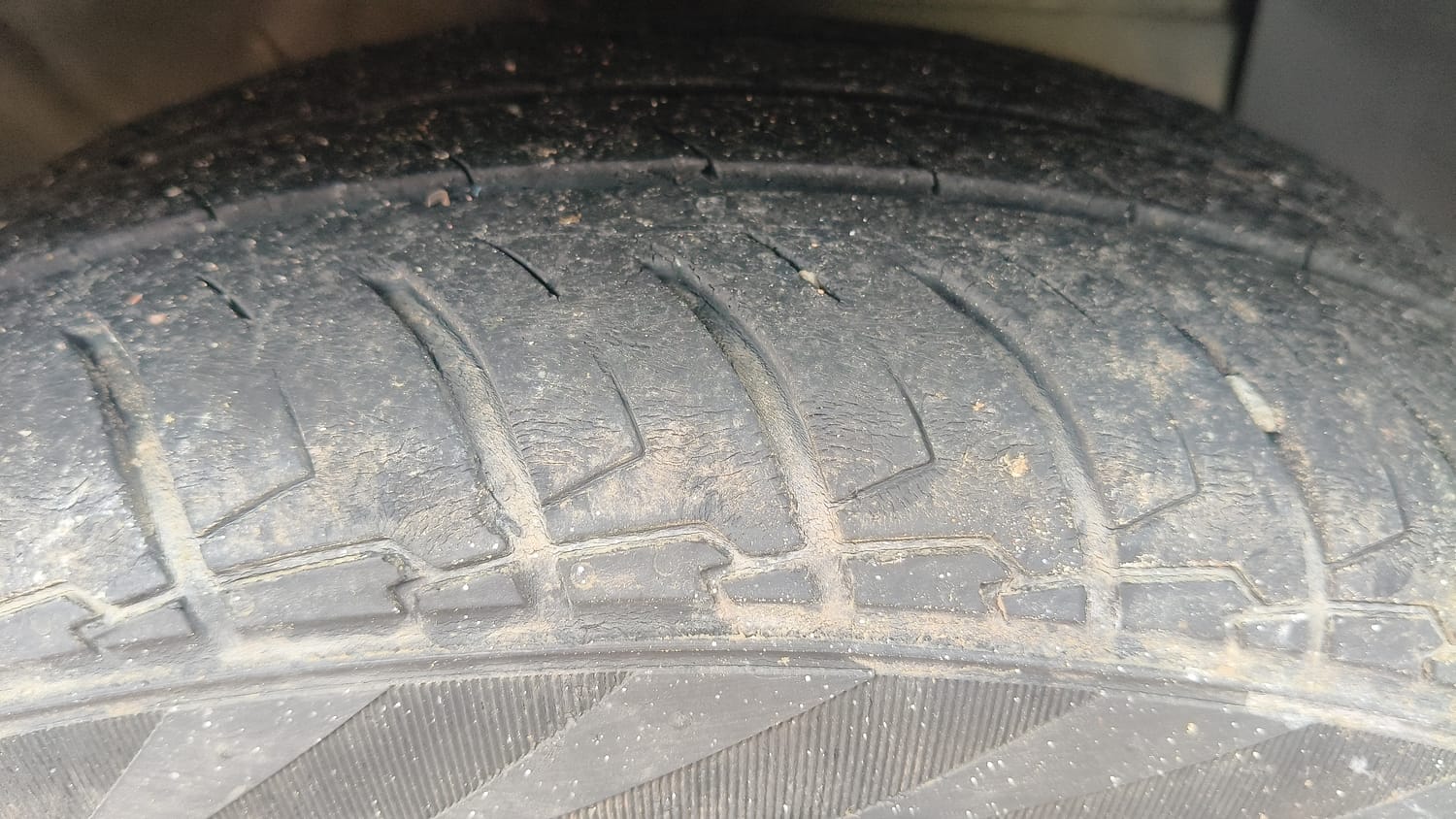 Used 2024 Hyundai Exter SX 1.2 MT Petrol Manual tyres RIGHT FRONT TYRE TREAD VIEW
