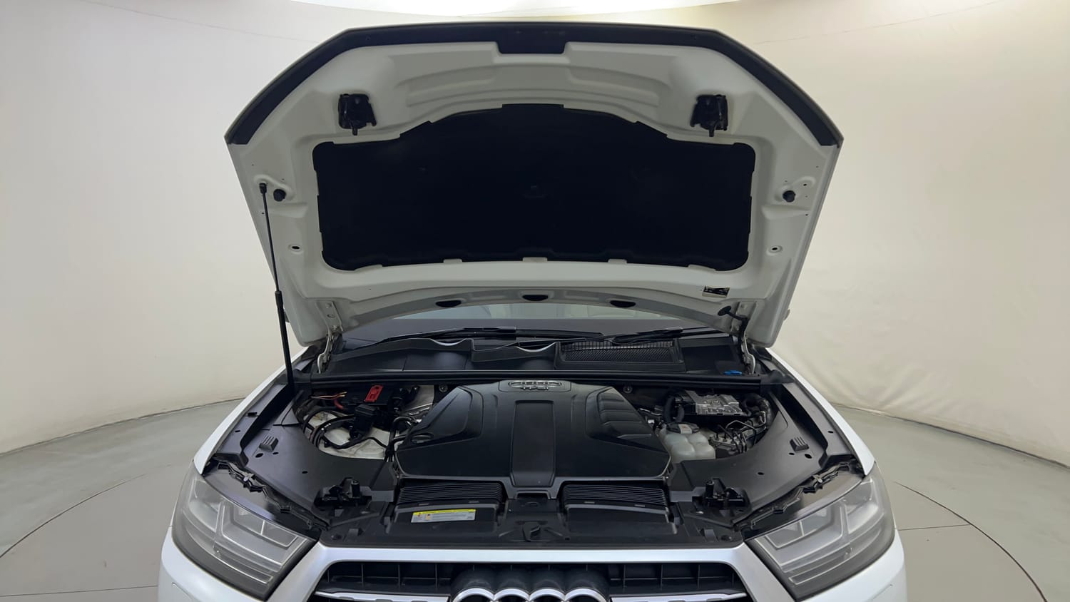 Used 2018 Audi Q7 45 TFSI Premium Plus Petrol Automatic engine ENGINE & BONNET OPEN FRONT VIEW