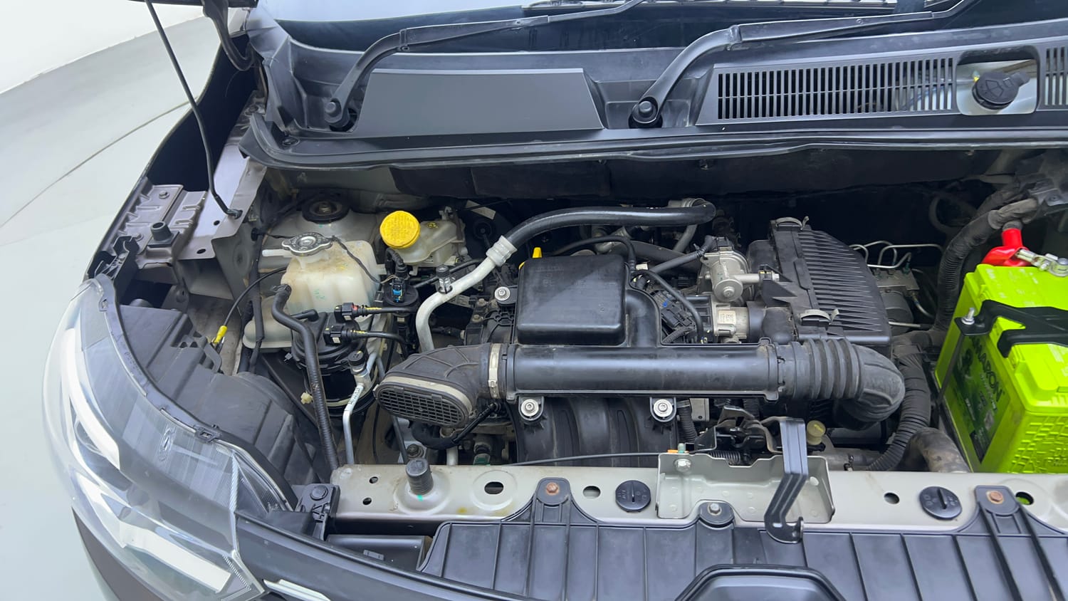 Used 2024 Renault Triber RXZ EASY-R AMT Petrol Automatic engine ENGINE RIGHT SIDE VIEW