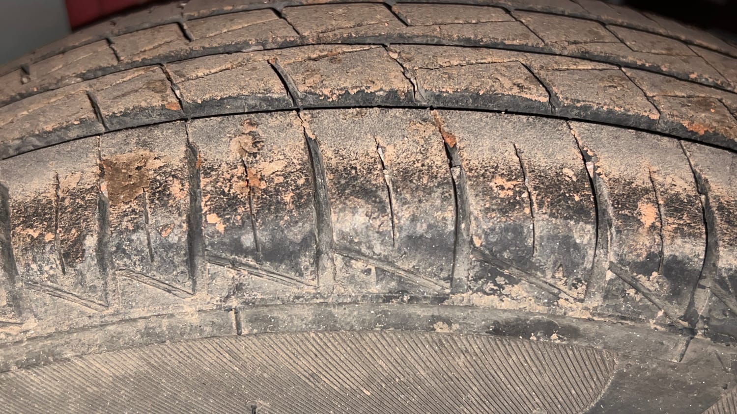 Used 2022 Maruti Suzuki Alto 800 LXi (O) Petrol Manual tyres RIGHT REAR TYRE TREAD VIEW