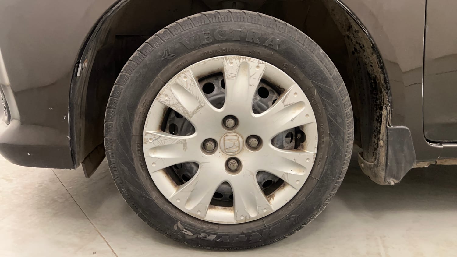 Used 2018 Honda Amaze 1.2 S i-VTEC Opt Petrol Manual tyres LEFT FRONT TYRE RIM VIEW