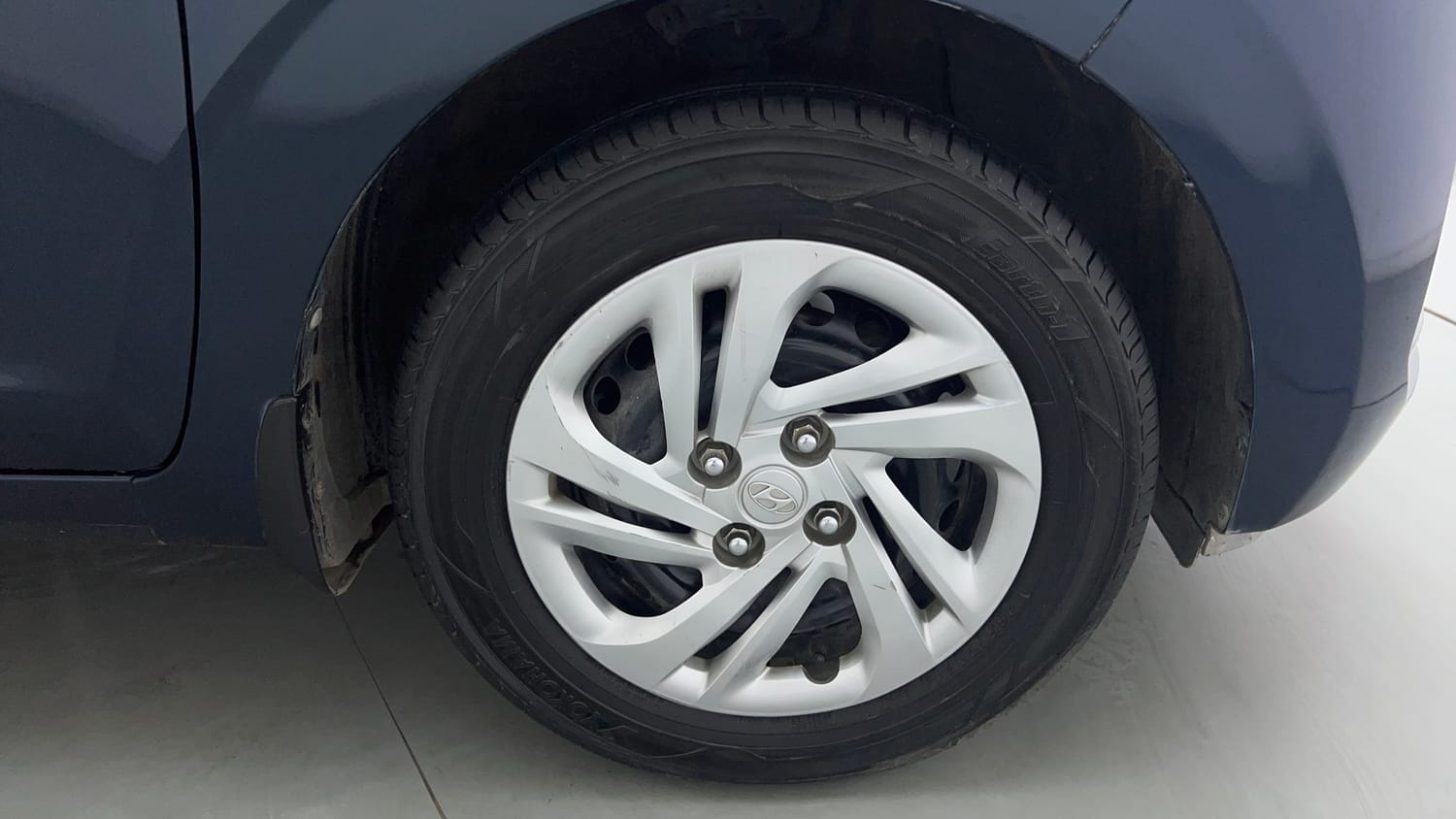 Used 2021 Hyundai Grand i10 Nios Magna 1.2 Kappa VTVT Petrol Manual tyres RIGHT FRONT TYRE RIM VIEW