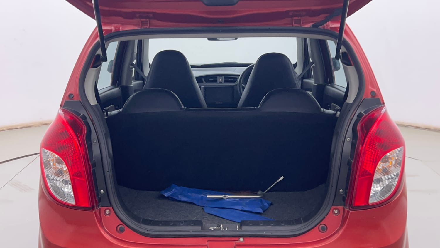 Used 2022 Maruti Suzuki Alto 800 LXi (O) Petrol Manual interior DICKY INSIDE VIEW