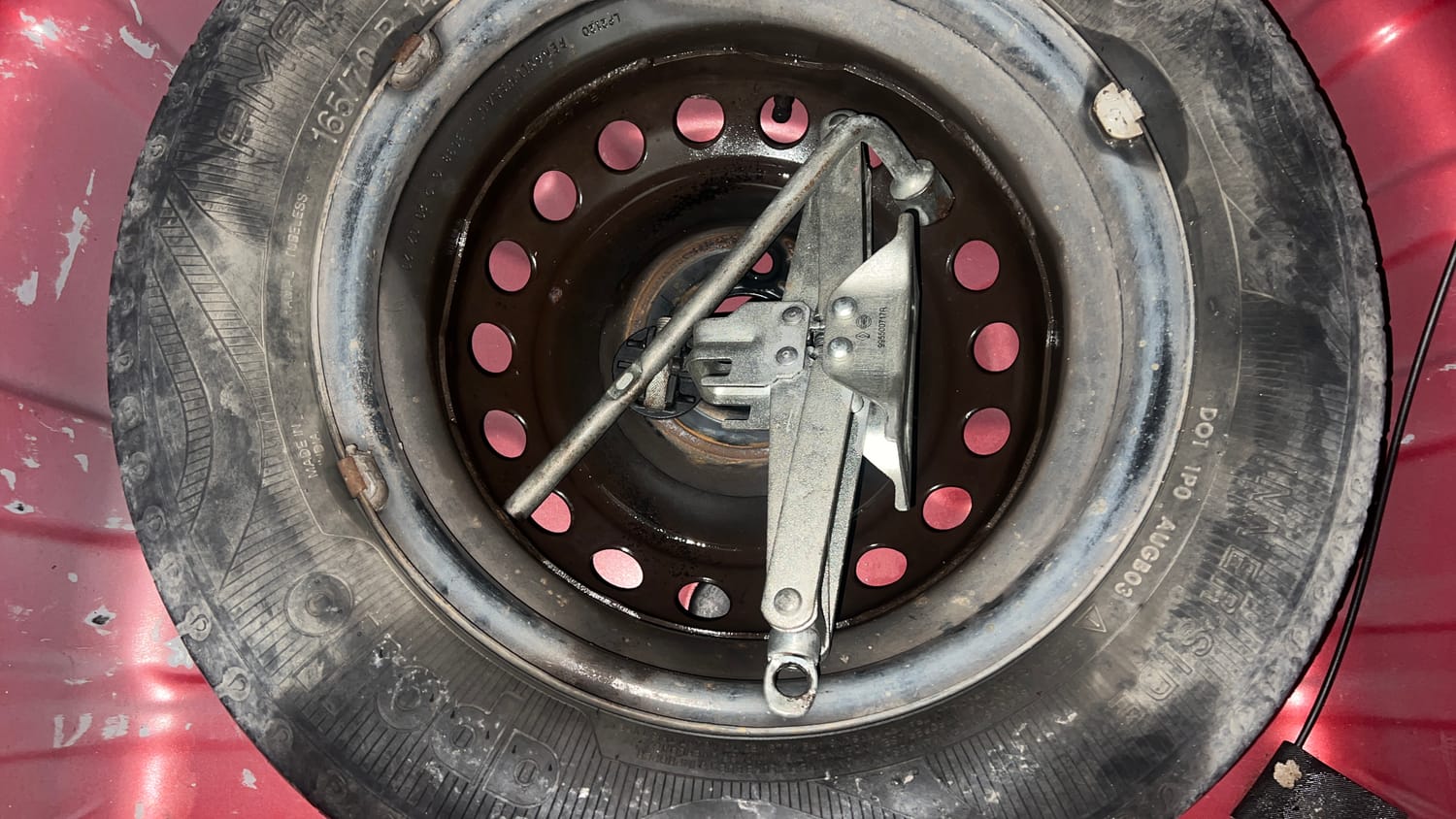 Used 2020 Renault Kwid RXL Petrol Manual tyres SPARE TYRE VIEW