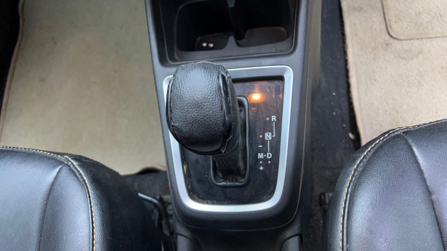 Used 2018 Maruti Suzuki Swift ZXi AMT Petrol Automatic interior GEAR  KNOB VIEW