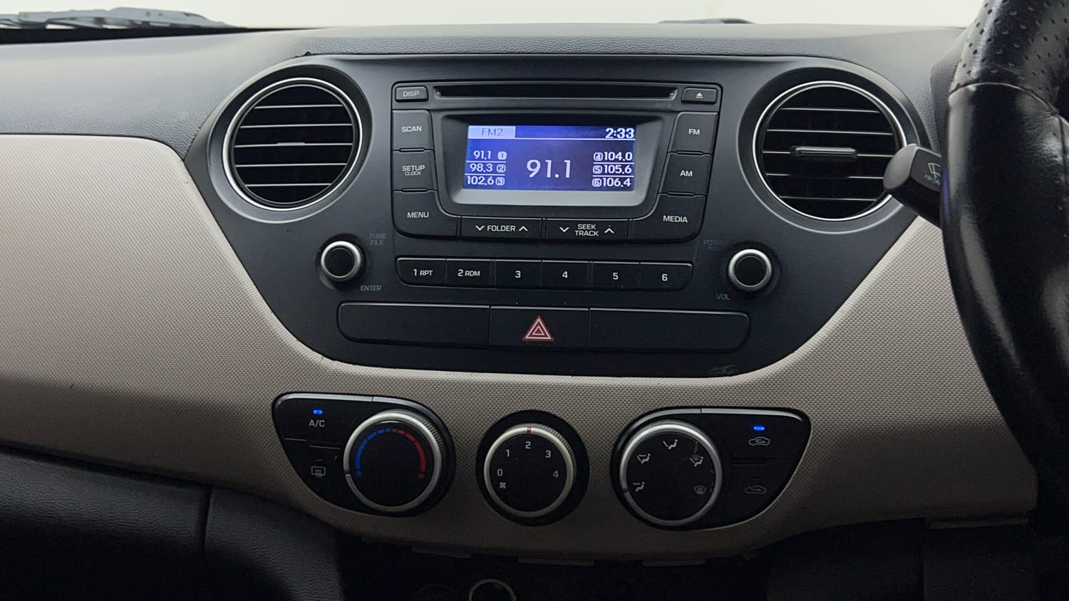 Used 2014 null Petrol Manual top_features Integrated (in-dash) music system