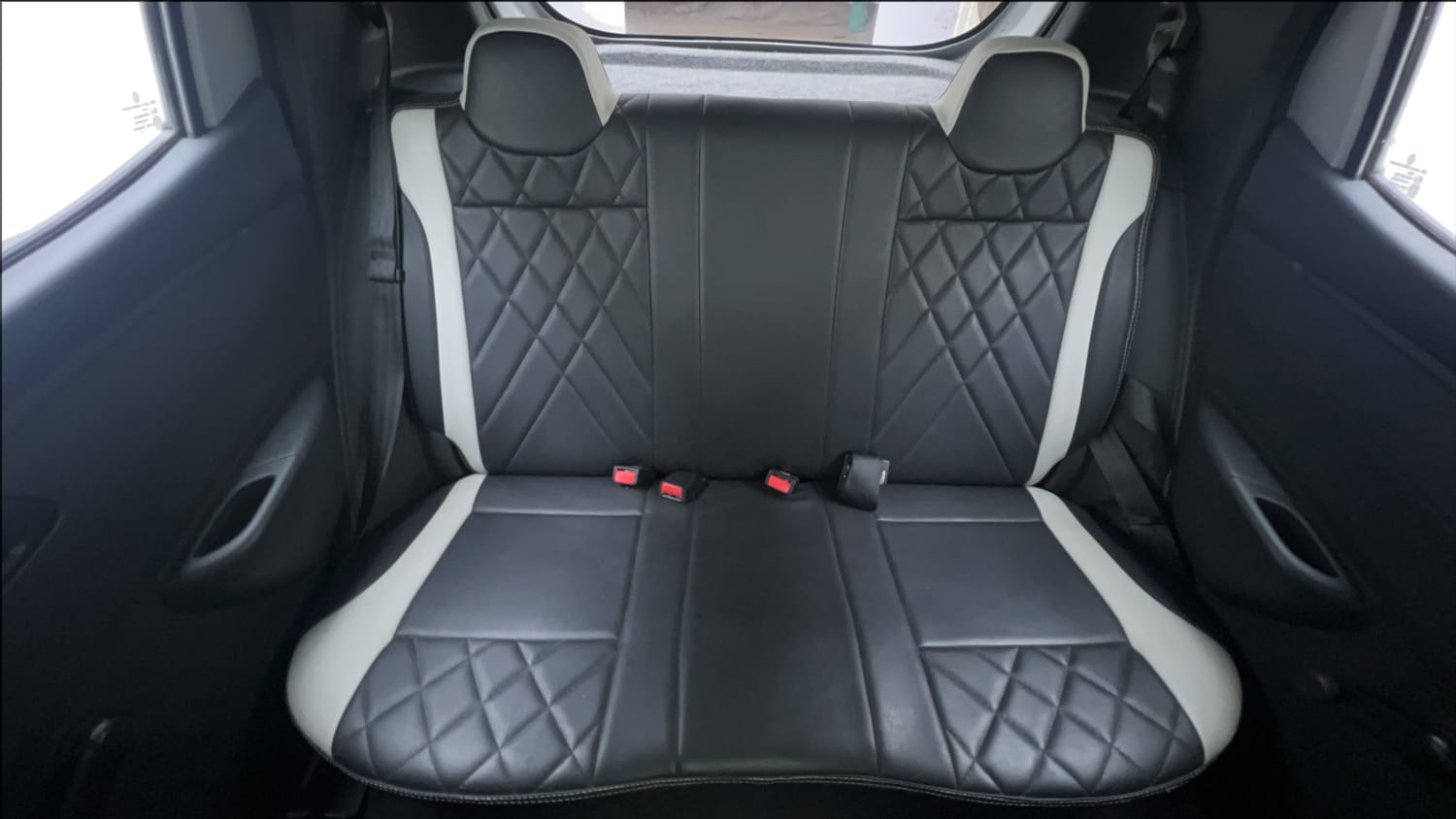 Used 2017 Renault Kwid RXT Petrol Manual interior REAR SEAT CONDITION VIEW