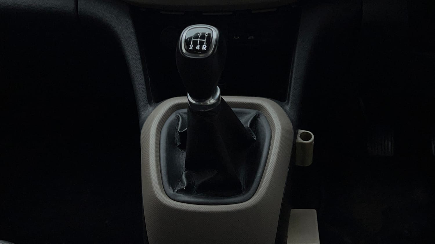 Used 2014 null Petrol Manual interior GEAR  KNOB VIEW