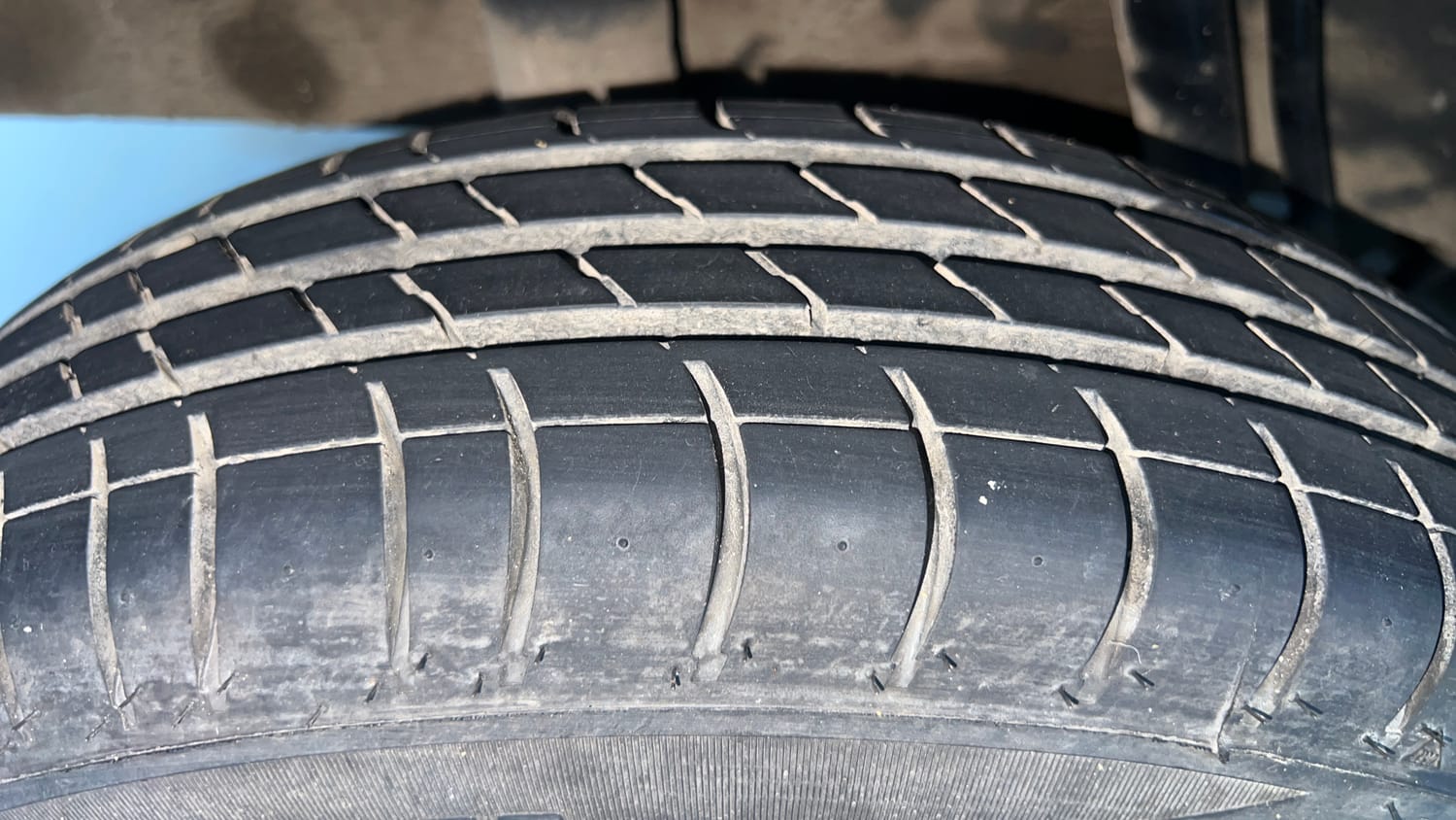 Used 2017 Renault Kwid RXT Petrol Manual tyres RIGHT REAR TYRE TREAD VIEW