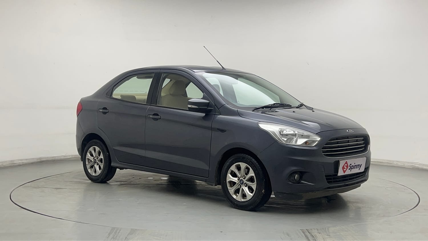 Used 2018 Ford Figo Aspire Titanium 1.2 Ti-VCT Petrol Manual exterior RIGHT FRONT CORNER VIEW