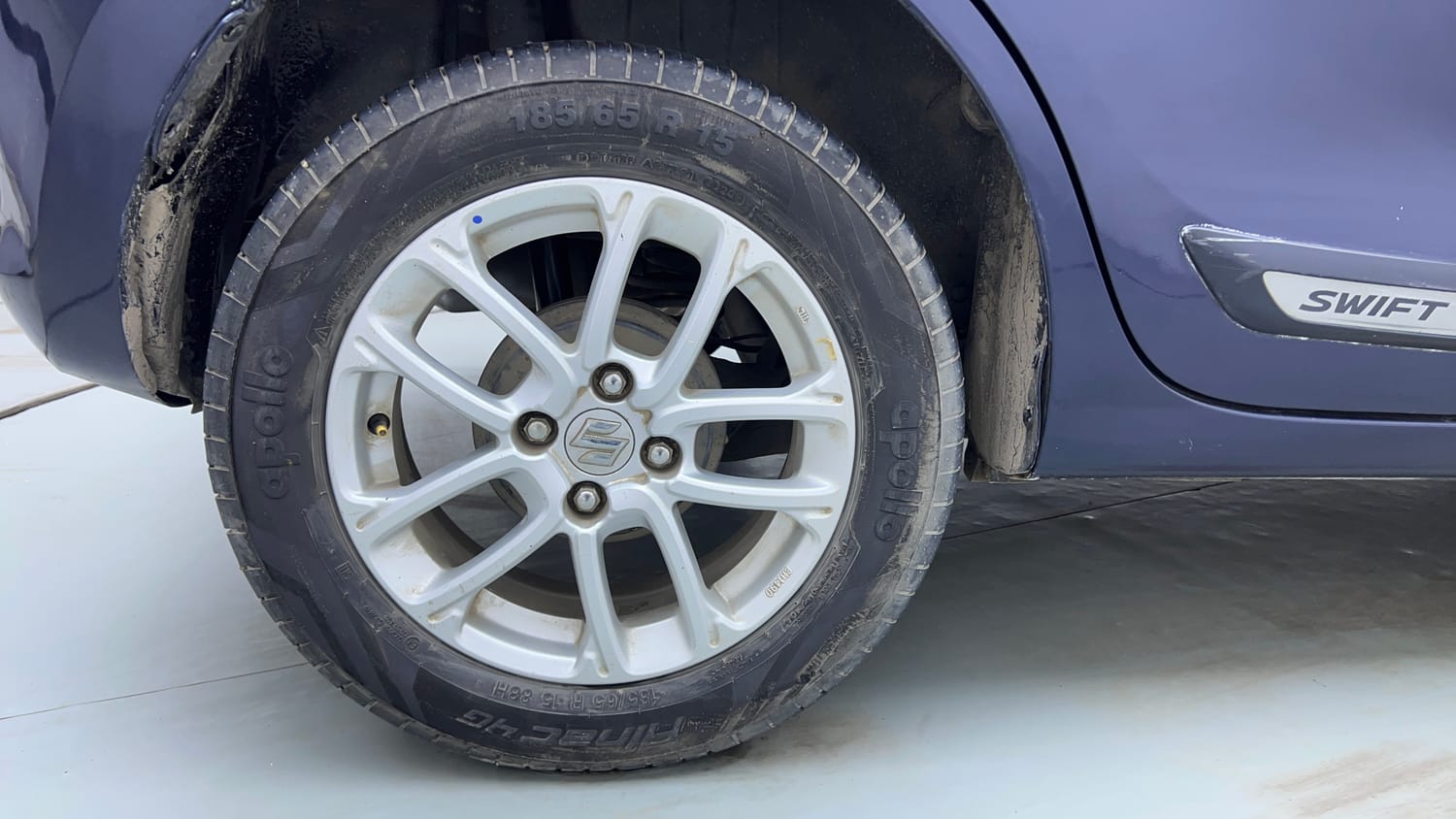 Used 2018 Maruti Suzuki Swift ZXi AMT Petrol Automatic tyres RIGHT REAR TYRE RIM VIEW
