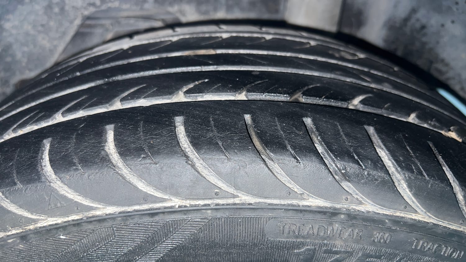 Used 2018 Ford Figo Aspire Titanium 1.2 Ti-VCT Petrol Manual tyres LEFT REAR TYRE TREAD VIEW