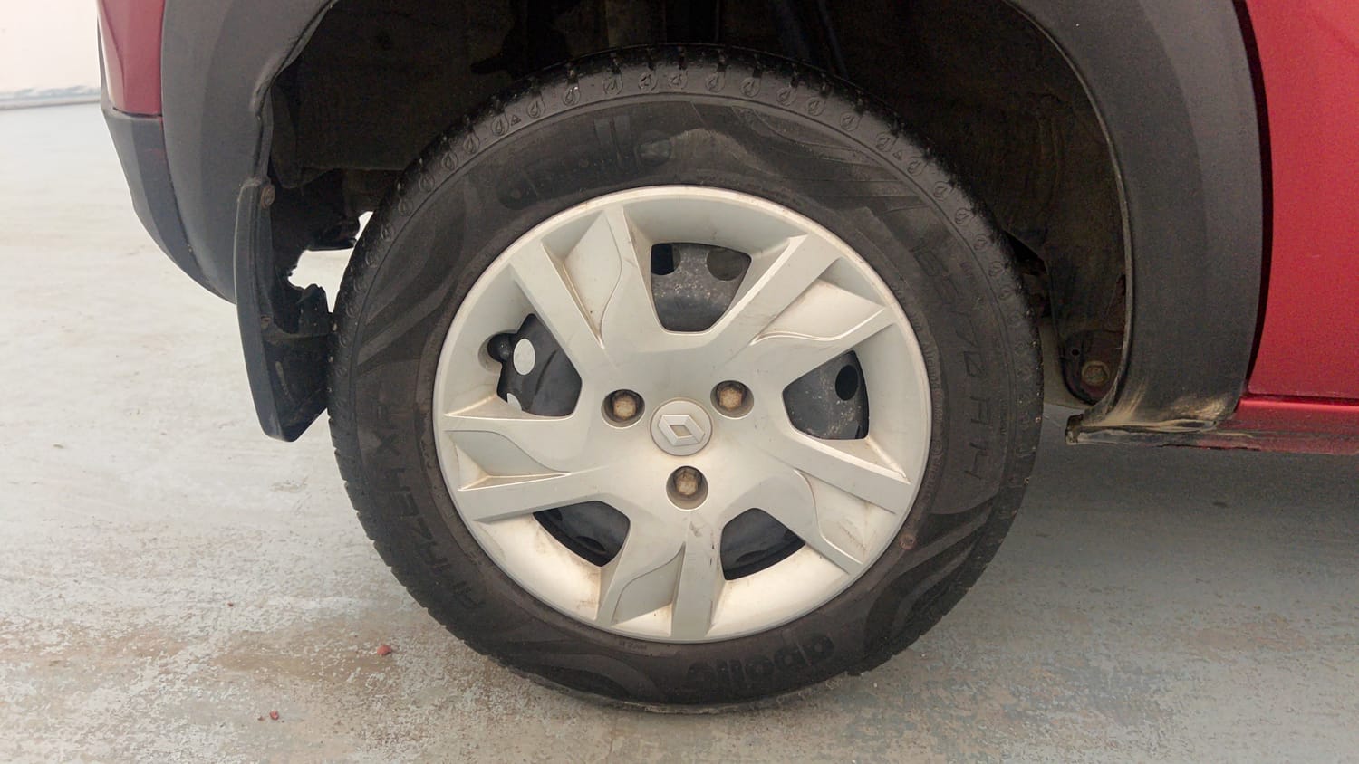 Used 2020 Renault Kwid RXL Petrol Manual tyres RIGHT REAR TYRE RIM VIEW