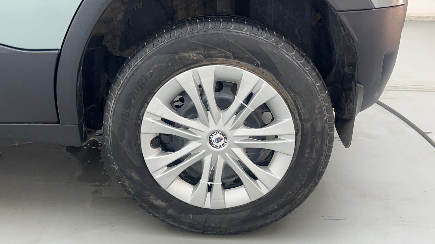 Used 2021 Tata Punch Adventure AMT Petrol Automatic tyres LEFT REAR TYRE RIM VIEW